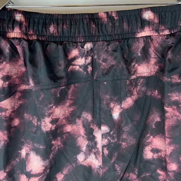 NWT: old navy Dolphin-Hem Run Shorts for Women (4X) - Picture 10 of 14